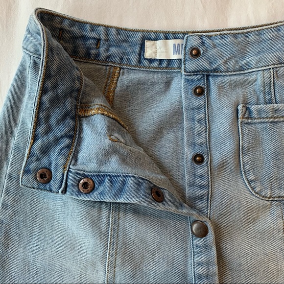 Brandy Melville Denim Skirt - Picture 4 of 6